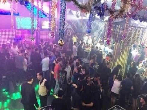 Cảnh sát đột kích quán bar, hàng trăm khách nháo nhào bỏ chạy