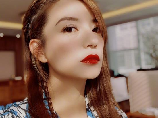 Triệu Vy lấy lại vóc dáng mảnh mai sau thời gian dài tăng cân 'mất kiểm soát'