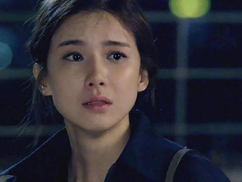 Lá đơn viết ngay trong đêm tân hôn và nỗi đau xé lòng của nàng dâu mới