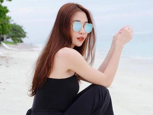 Bạn gái Cường Đô La khoe dáng nuột với áo tắm giữa tin đồn sắp kết hôn