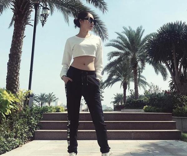 Với gu ăn mặc cá tính, sành điệu, gợi cảm, Thanh Huyền luôn thu hút sự chú ý mỗi lần cô xuất hiện ở những nơi công cộng.