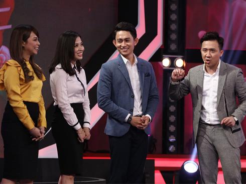Trấn Thành phấn khích khi 'cực phẩm hàng không' gật đầu 'lái máy bay' với cô gái dẫn người yêu cũ đi tìm chồng