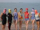 Đến hẹn lại lên, các bãi biển Trung Quốc nở rộ áo tắm 'Ninja đi nghỉ mát' của 500 chị em sợ cháy nắng