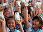 Vinamilk tặng 76.500 ly sữa cho trẻ em Vĩnh Long