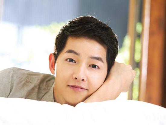 Song Joong Ki tổ chức buổi gặp gỡ fan lần đầu kể từ sau khi kết hôn