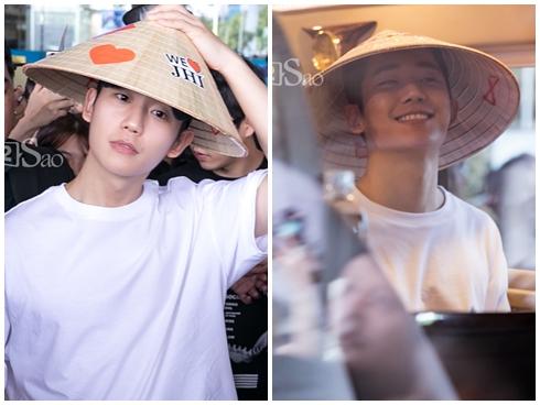 Mỹ nam 'Chị đẹp' Jung Hae In đội nón lá đáng yêu hết nấc trong vòng vây fans Việt