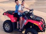 Đăng ảnh đi xe địa hình trên đồi cát, Bảo Trần - Trang Pilla được ví 'cặp vợ chồng ngầu nhất quả đất'