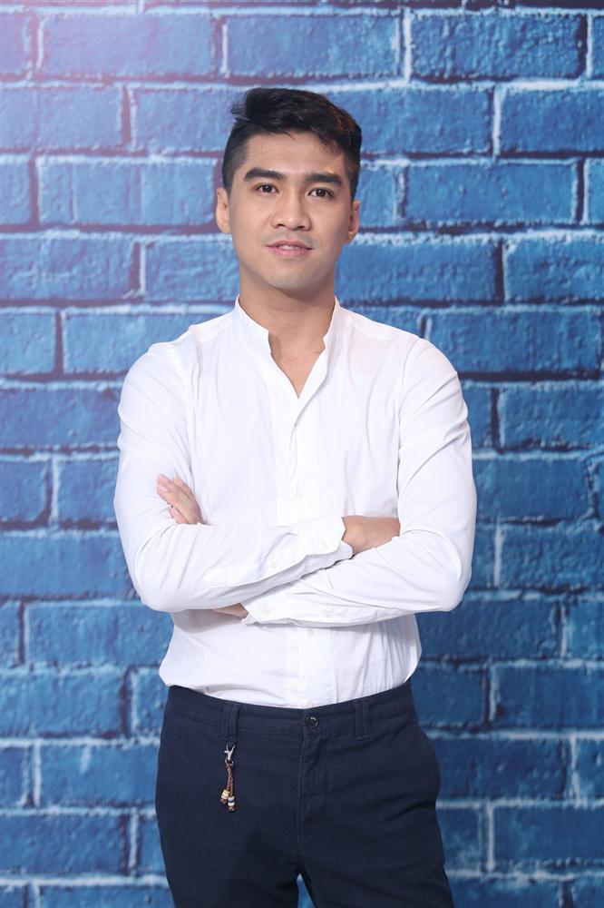 Vừa gây sốt với màn tán gái thần sầu, Pewpew đã lật mặt như bánh tráng khi khẳng định chỉ là bạn với Trâm Anh-2