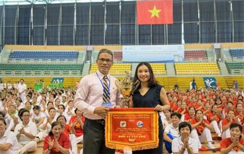 3.000 người cao tuổi đồng diễn thể dục dưỡng sinh-4