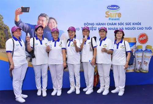 3.000 người cao tuổi đồng diễn thể dục dưỡng sinh-6