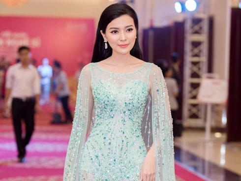 Ồ thì ra Trung uý Minh Ngọc (Hậu Duệ Mặt Trời phiên bản Việt) ngoài đời lại quyến rũ đến mức này