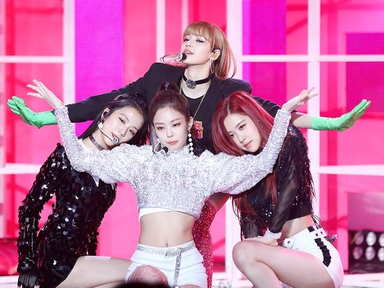 BẤT CÔNG QUÁ: Stylist của Black Pink 'rõ rành rành' thiên vị Jennie trong khi Jisoo mới là visual của nhóm