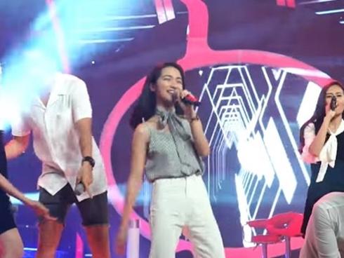 Phá nát hit 'Buông đôi tay nhau ra' thế này thì Hòa Minzy khó lòng mà nhìn mặt Sơn Tùng nữa rồi