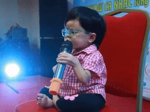 Mang ngoại hình khiêm tốn nhưng bé gái này đã khiến người xem nhói lòng khi vừa cất giọng hát Mang ngoại hình khiêm tốn nhưng bé gái này đã khiến người xem nhói lòng khi vừa cất giọng hát