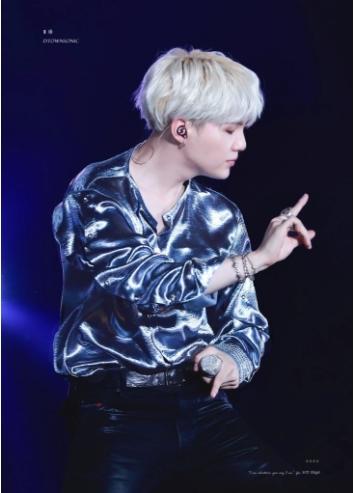 ARMY vào đây mà xem, Suga (BTS) ăn vận nhìn đơn giản thế thôi nhưng sexy quyến rũ mà khí chất lại ầm ầm-15