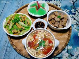 Mâm cơm 56 nghìn đủ chất, thanh đạm cho cả gia đình no nê ngày cuối tuần Mâm cơm 56 nghìn đủ chất, thanh đạm cho cả gia đình no nê ngày cuối tuần