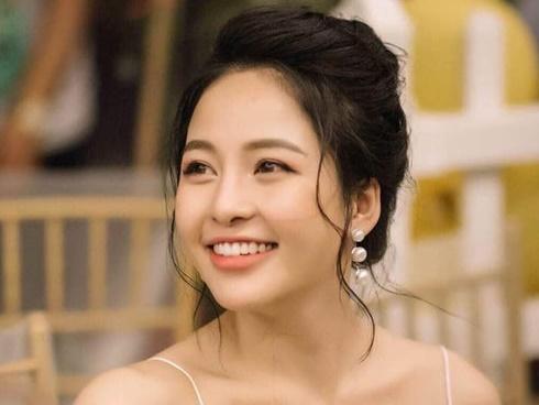 Trâm Anh đang bị dàn hot girl 'Nóng cùng World Cup' tẩy chay?