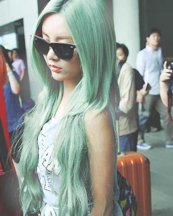 Mỹ nhân Hàn thử sức với màu tóc xanh lá: Nhan sắc "nổi bần bật", tôn lên  nước da trắng không tỳ vết - Nối Tóc Mẹ Ớt - Mẹ Ớt Hair