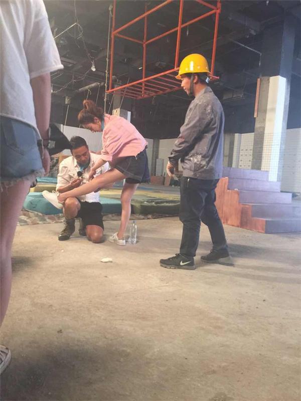 Triệu Lệ Dĩnh xác nhận bị suy tim, dân mạng chia sẻ loạt ảnh mỹ nhân Hoa Thiên Cốt gầy rộc ốm yếu như bộ xương khô-9