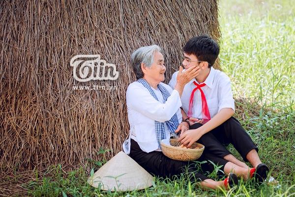 Cụ bà 87 tuổi ở Cà Mau: Trẻ khổ cực nuôi cháu, già giúp cháu quay clip kiếm tiền, chấp nhận cháu là LGBT-3