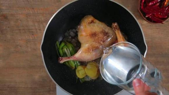 Vịt om nước sốt đậm đà, không hôi, đẹp mắt thịt thơm bùi-4