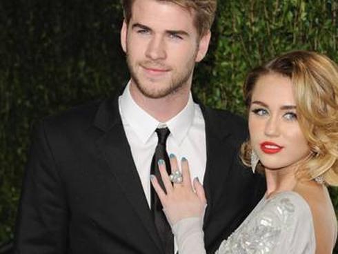 Miley Cyrus và Liam Hemsworth cưới bí mật tại nhà riêng?-3