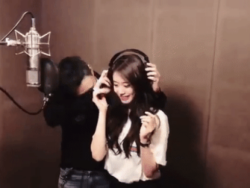Clip: Soobin Hoàng Sơn ngượng ngùng siêu đáng yêu khi được Ji Yeon dạy hát tiếng Hàn