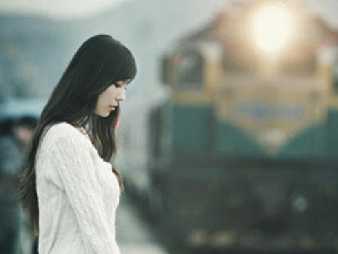 Yêu nhầm người nhớ quay đầu lại bởi khi tình yêu đã cạn thì có cố đổ đầy cũng vơi