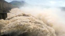Cận cảnh đập thủy điện tại Lào vỡ, nước ồ ạt khiến nhiều người chết và mất tích