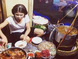 Gánh phở chỉ bán lúc 3 giờ sáng ở phố cổ Hà Nội mà vẫn tấp nập 30 năm qua Gánh phở chỉ bán lúc 3 giờ sáng ở phố cổ Hà Nội mà vẫn tấp nập 30 năm qua