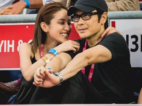 Hoa hậu đẹp nhất lịch sử Hong Kong Lý Gia Hân mặt trẻ trung như gái 18 nhưng đôi tay lại là của người già-9