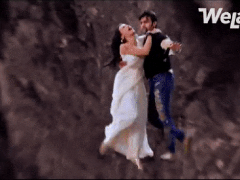 Siêu anh hùng Hollywood cũng chỉ biết quỳ lạy trước phim hành động Ấn Độ-2