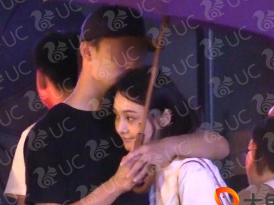 'Nữ thần thanh xuân' Trịnh Sảng bị bắt gặp ôm ấp, hẹn hò với tình mới