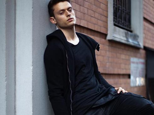 9X tự nhận là tỷ phú, mua quảng cáo Facebook đăng tin tuyển người yêu