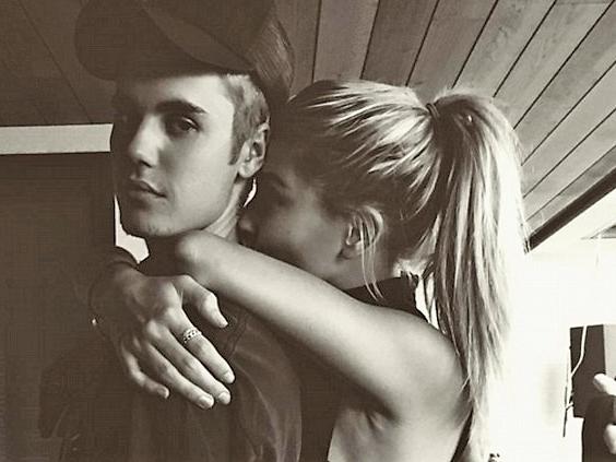 Đính hôn rồi mà Justin Bieber vẫn không bỏ được đam mê mặc quần tụt ra đường-4