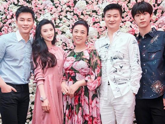 Báo Trung Quốc đưa tin chị em Phạm Băng Băng bị hạn chế xuất cảnh