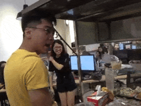 Hết Pewpew khóa môi Misthy, dân mạng lại chóng mặt khi thấy hotgirl Trâm Anh hôn trai lạ-3