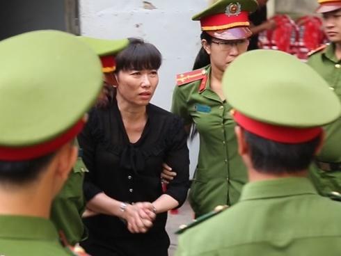 Khiển trách cô giáo bị tố xúc phạm danh dự, tát học sinh gãy răng khiến phụ huynh bức xúc-2