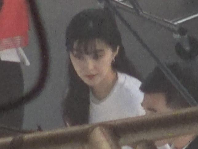 Cổ phiếu hai công ty liên quan đến Phạm Băng Băng lao dốc-3