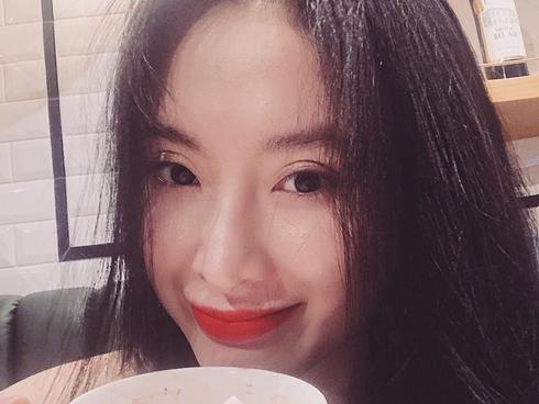 Angela Phương Trinh có thể tự tin ra đường dù không trang điểm và làm tóc