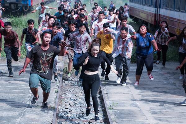 Trở lại màn ảnh rộng sau 1 năm đầy rẫy scandal, Nhã Phương gây bất ngờ với hình tượng nữ cường giỏi đánh đấm-5