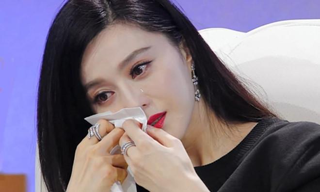 Cổ phiếu hai công ty liên quan đến Phạm Băng Băng lao dốc-1