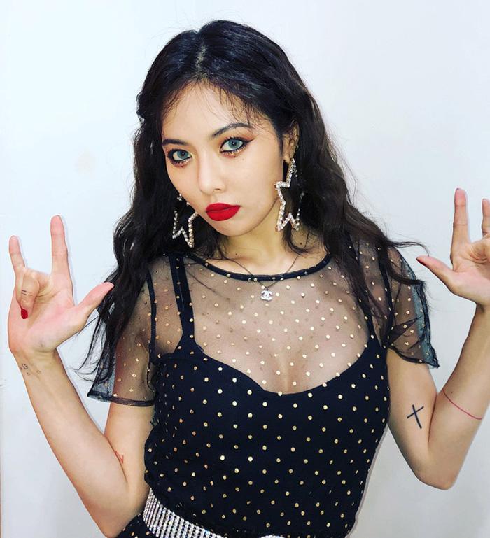 SAO MAKE OVER: Hồ Ngọc Hà lộ đôi chân que củi và gương mặt xuống sắc ít ai ngờ-6