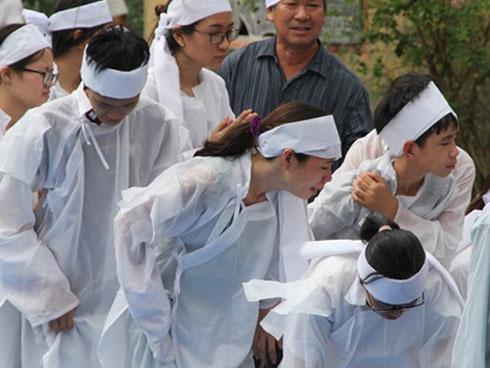 Va chạm với xe container, 2 thanh niên chết thảm trên cầu Đồng Nai-2