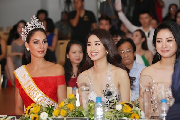 Cùng trong một khung hình, Hoa hậu Thu Ngân đẹp hơn hẳn Miss Global 2017-7