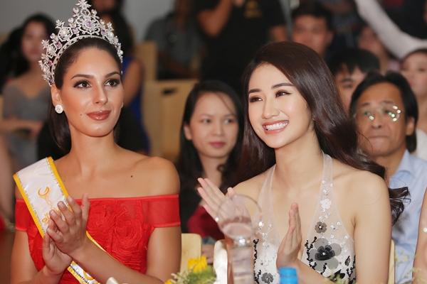 Cùng trong một khung hình, Hoa hậu Thu Ngân đẹp hơn hẳn Miss Global 2017-4