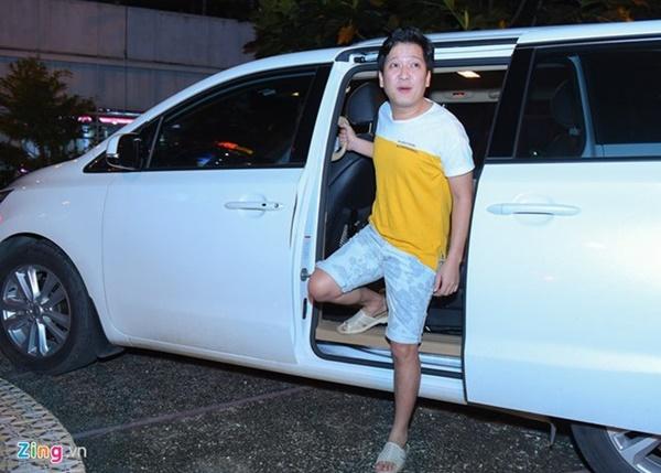 Dép tổ ong thì sao? Loạt sao Việt hạng A vẫn ngày đêm mê mẩn mẫu thiết kế huyền thoại nông dân đó thôi!-4