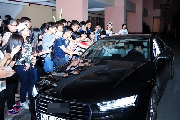 Dép tổ ong thì sao? Loạt sao Việt hạng A vẫn ngày đêm mê mẩn mẫu thiết kế huyền thoại nông dân đó thôi!-15