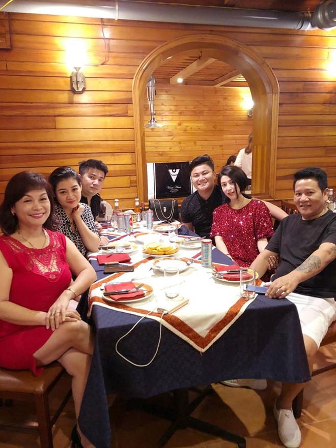 Vân Navy tổ chức lễ ăn hỏi với bạn trai doanh nhân vào ngày 7/8-2