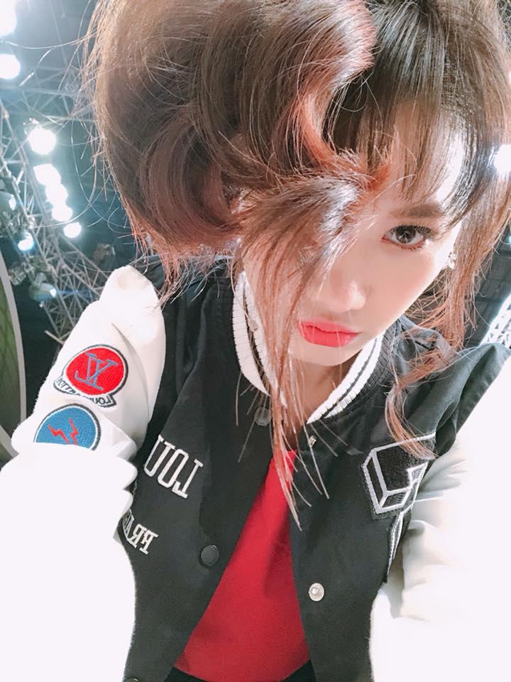 Trường Giang đi dép tổ ong lê la ăn uống vỉa hè cùng Hương Giang Idol-4